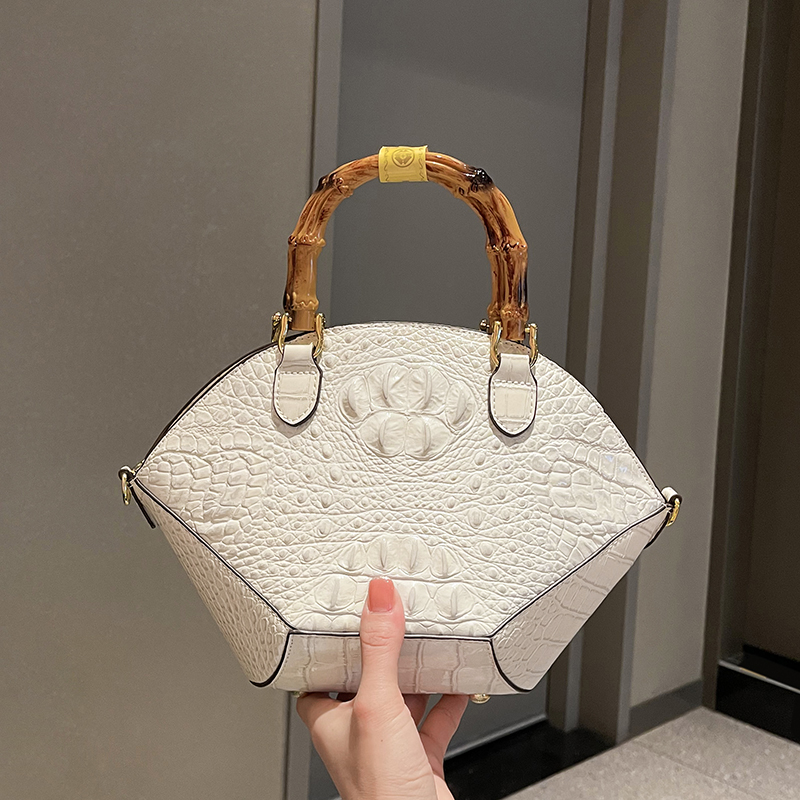 Luxury Bags For Sale - 女性のためのクロコダイルハンドバッグ,竹の模造クロコダイルハンドバッグ,良質,デザイナーブランド,ファッショナブルなシェル,素晴らしいオファー