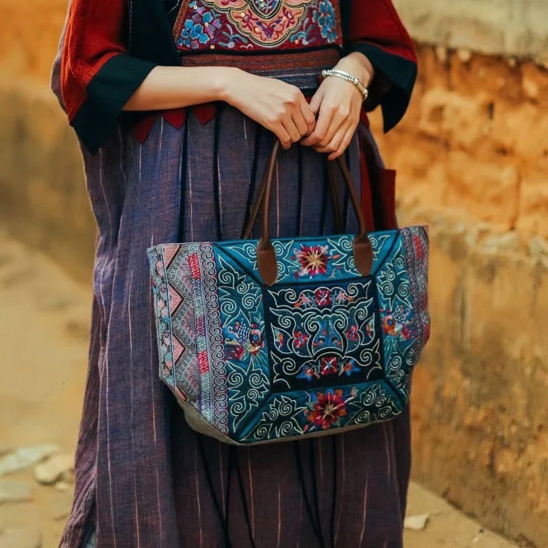 Luxury Bags On Sales - オリジナル刺繍トートバッグ両面グリーンコットンリネン大容量ヴィンテージ手作り高級女性バッグ販売中