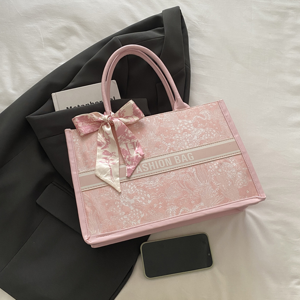 高級感あふれるエレガントな女性用トートバッグ、刺繍ブーケ柄P - Luxury Bag Collection のレビューと価格