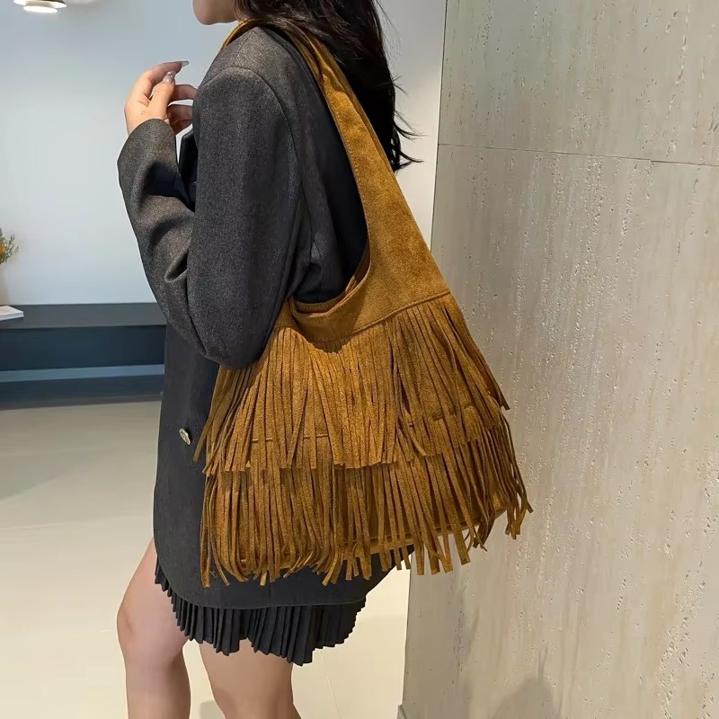 フェイクスエードタッセルショルダーバッグ大容量高級感レディー - Luxury Bags On Sales のレビューと価格