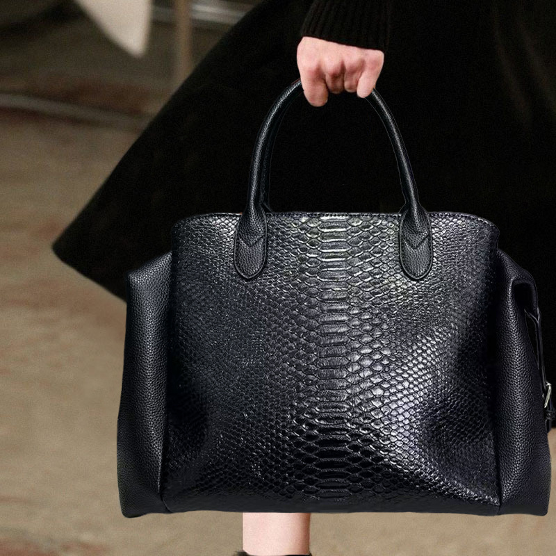 軽やかな高級感漂うエレガントなレトロレディース大容量蛇柄ハン - Luxury Bags That Are Vegan のレビューと価格