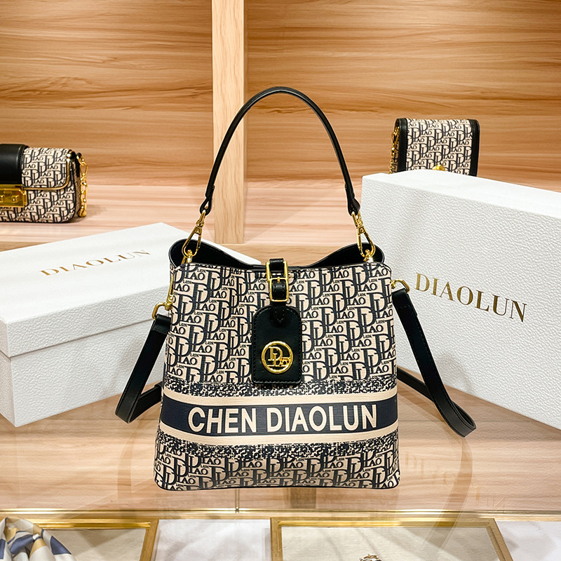 人気の定番レディースハンドバッグ、トートバッグ、クロスボディ - Luxury Bags For Sale のレビューと価格