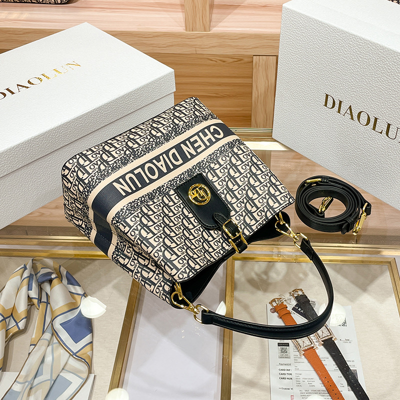 人気の定番レディースハンドバッグ、トートバッグ、クロスボディ - Luxury Bags For Sale のレビューと価格